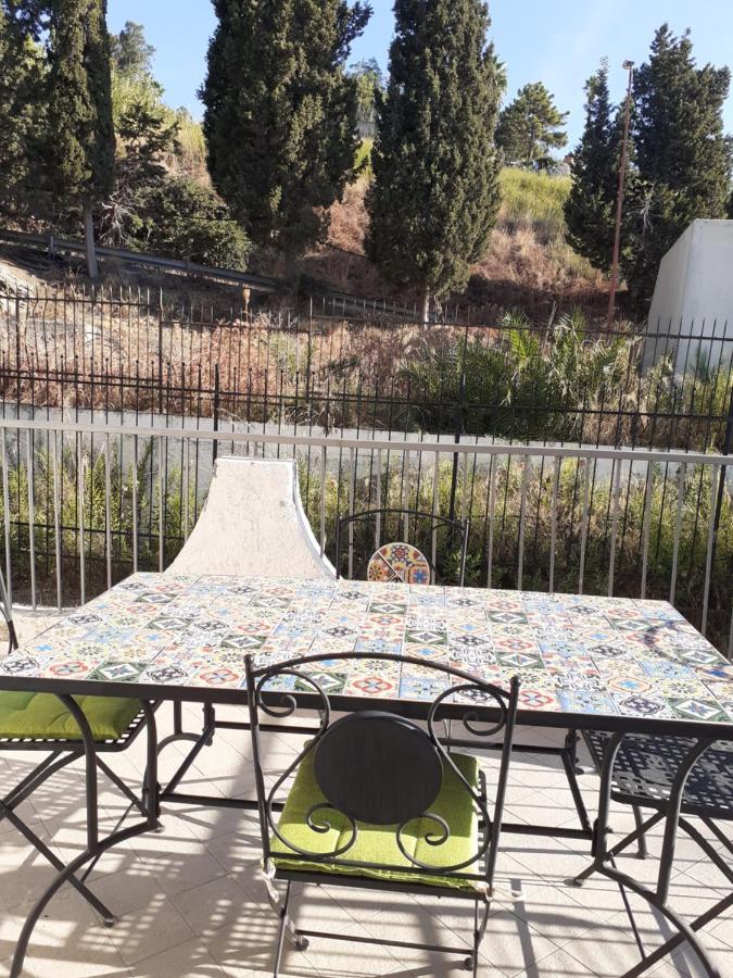 villa aurora Giardini-Naxos Extérieur photo