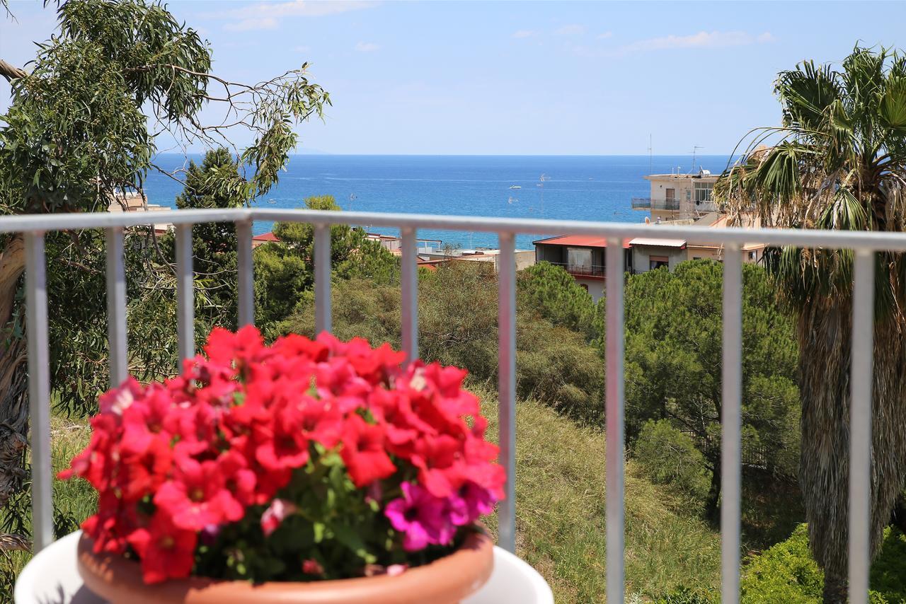 villa aurora Giardini-Naxos Extérieur photo