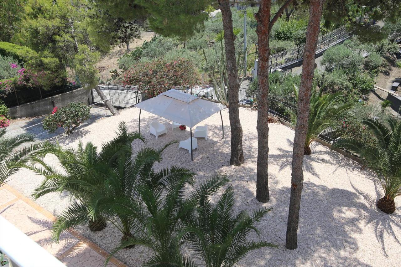 villa aurora Giardini-Naxos Extérieur photo